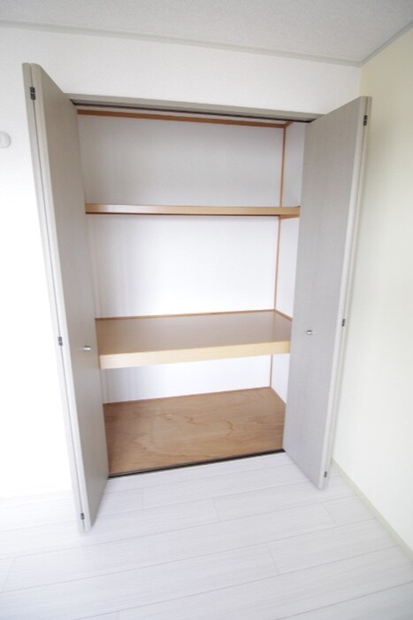 物件内観写真12　(収納)