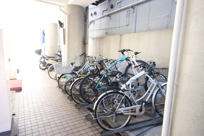 物件外観写真5　(駐輪場)