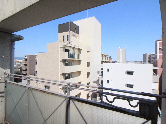 物件内観写真18　(室内からの展望)