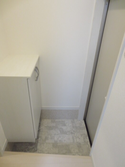 物件内観写真12　(玄関)