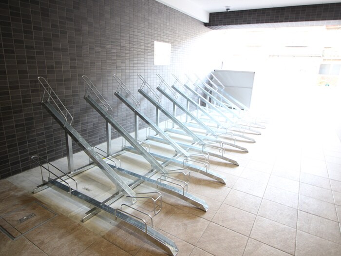 物件外観写真3　(駐車場)