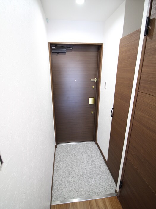 物件内観写真18　(玄関)