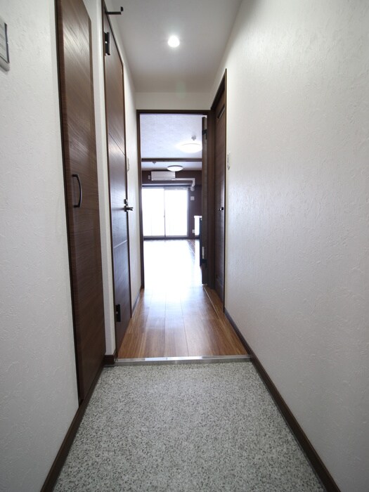 物件内観写真19　(玄関)