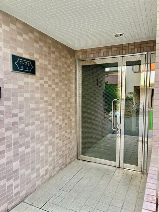 物件外観写真3　(エントランス部分)