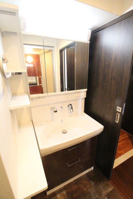 物件内観写真11　(洗面)