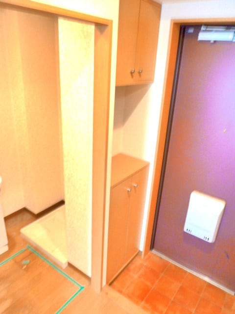 物件内観写真7　(玄関)