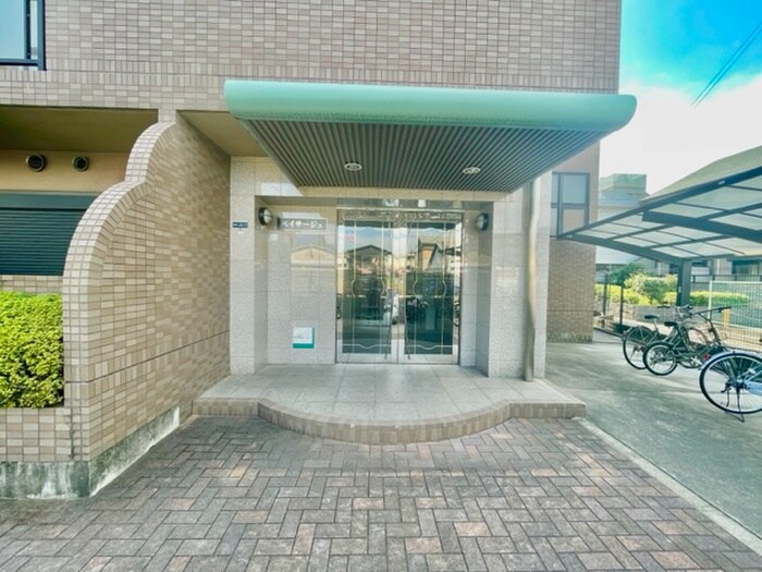 物件外観写真3　(エントランス部分)