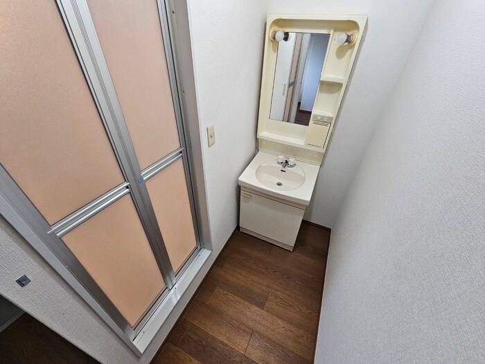 物件内観写真9　(洗面)