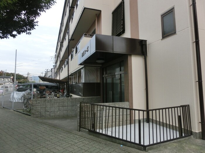 物件外観写真6　(エントランス部分)