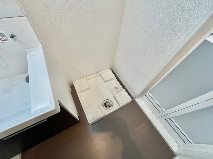 物件内観写真10　(洗濯機置場)