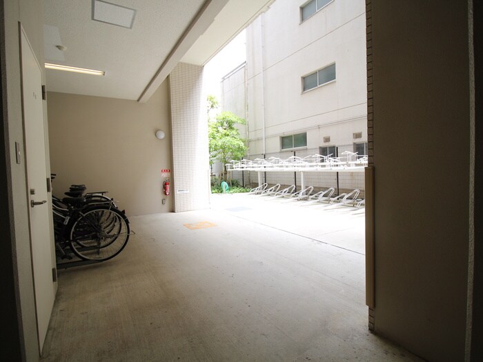 物件外観写真2　(駐輪場)