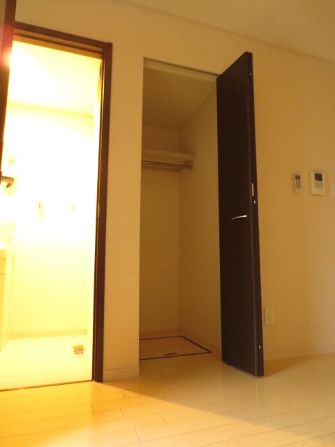 物件内観写真12　(収納)