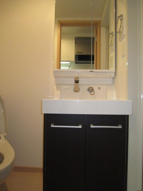 物件内観写真11　(洗面)