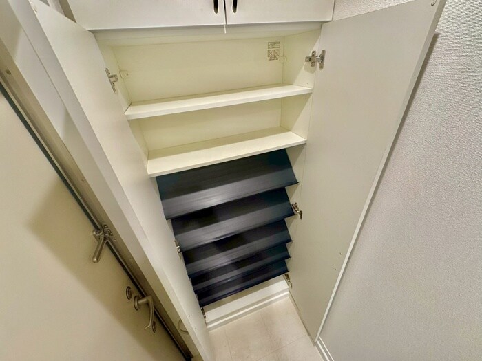 物件内観写真15　(靴箱)