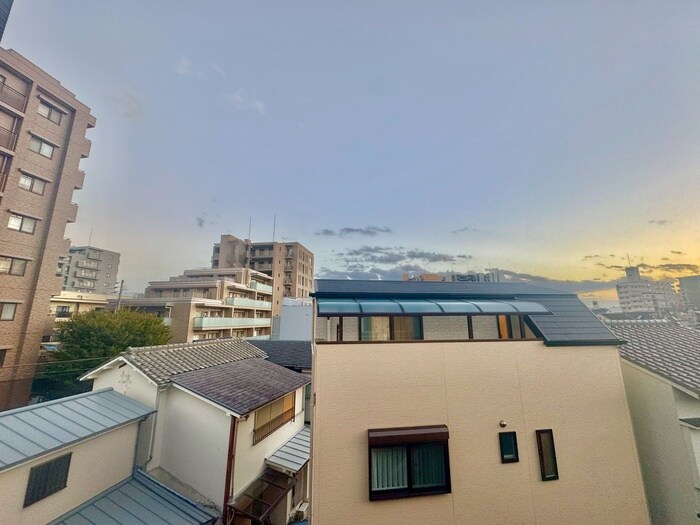 物件内観写真17　(室内からの展望)