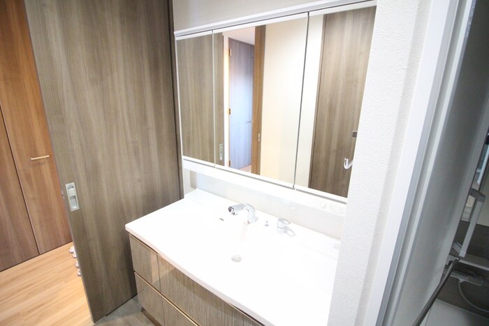 物件内観写真11　(洗面)