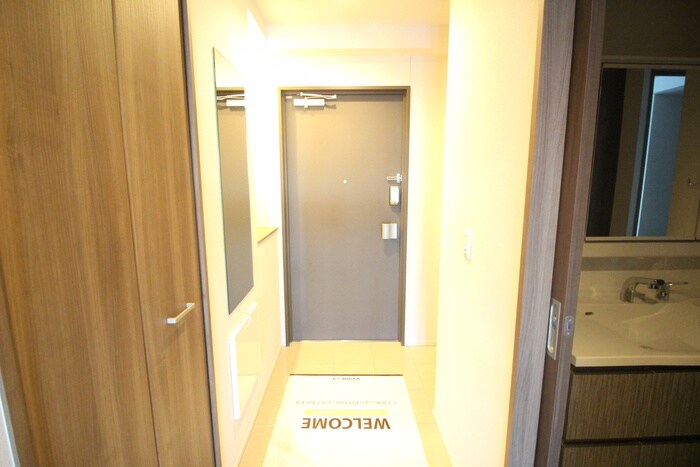 物件内観写真14　(玄関)