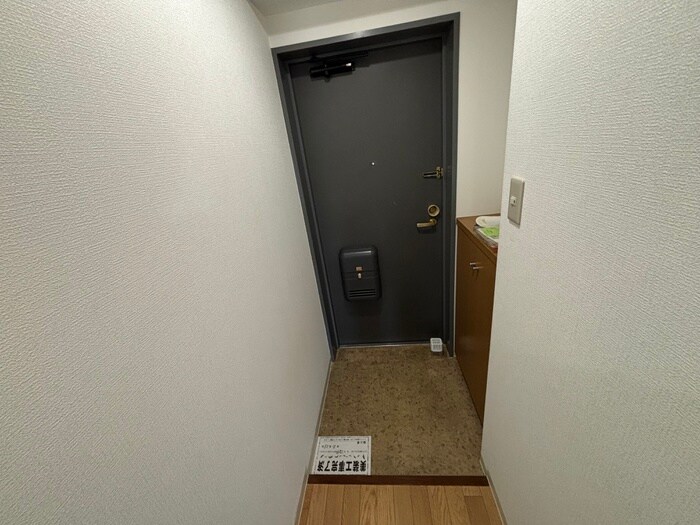 物件内観写真10　(玄関)