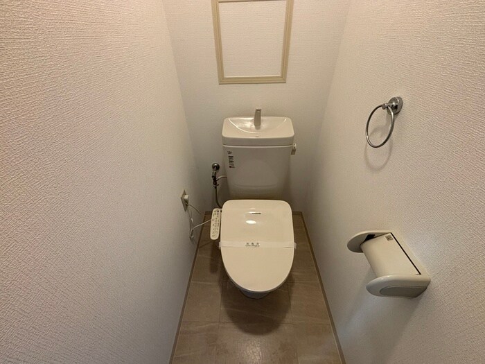 物件内観写真14　(トイレ)