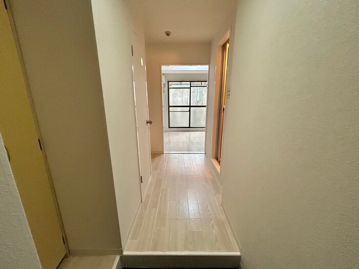 物件内観写真9　(廊下)