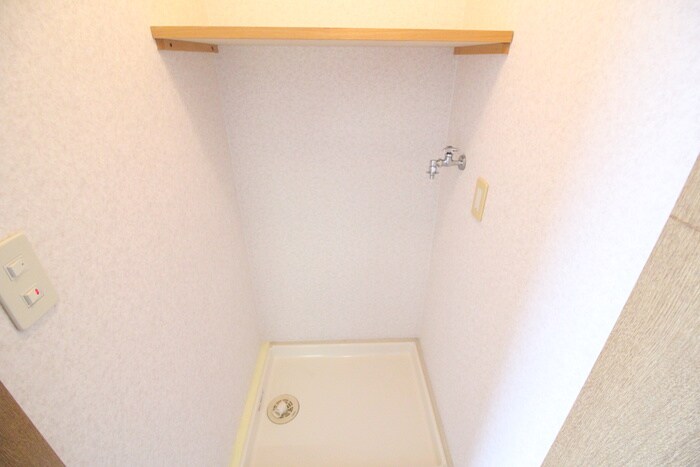 物件内観写真15　(洗濯機置場)