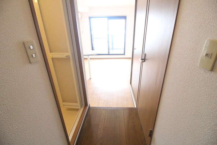 物件内観写真16　(廊下)