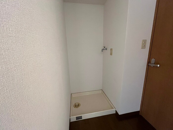 物件内観写真20　(洗濯機置場)
