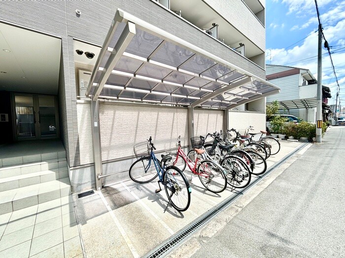 物件外観写真3　(駐輪場)