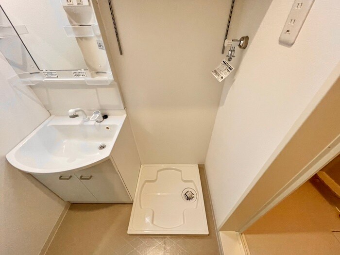 物件内観写真13　(洗濯機置場)