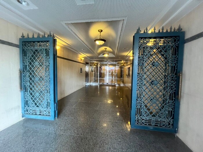 物件外観写真6　(エントランス部分)