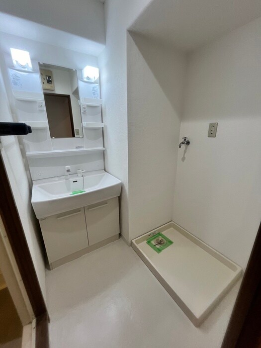 物件内観写真11　(洗濯機置場)