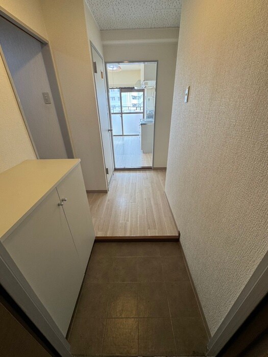 物件内観写真18　(玄関)