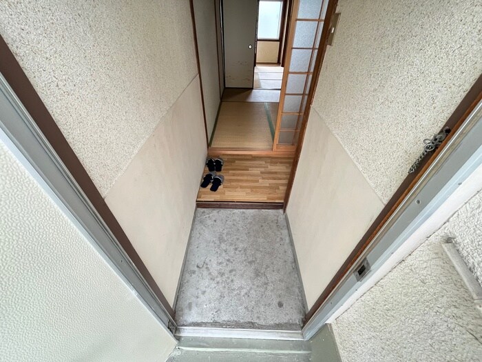 物件内観写真10　(玄関)