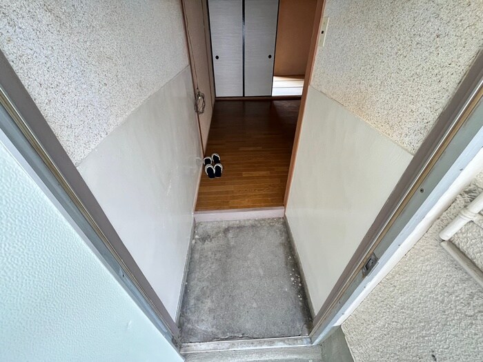 物件内観写真13　(玄関)