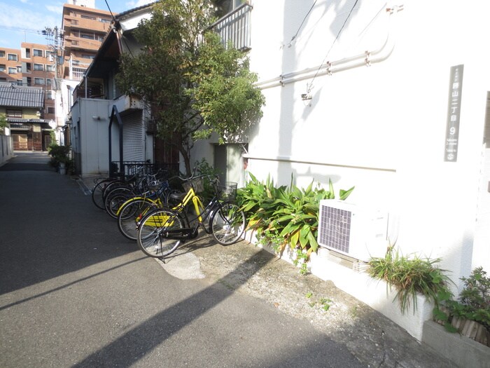 物件外観写真6　(駐輪場)