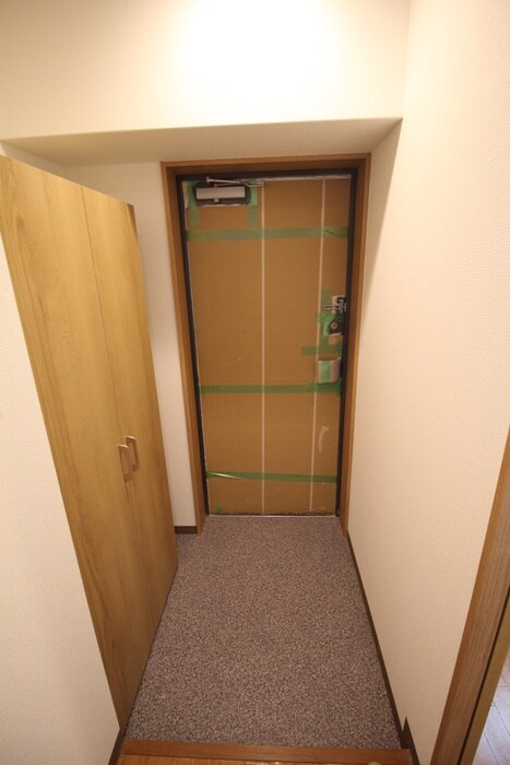 物件内観写真16　(玄関)