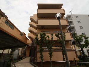 ベルクフリート外観写真