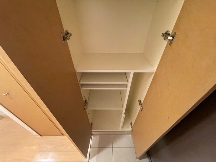 物件内観写真15　(靴箱)