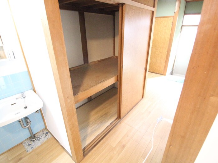 物件内観写真10　(収納)