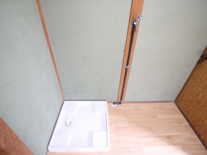 物件内観写真18　(洗濯機置場)