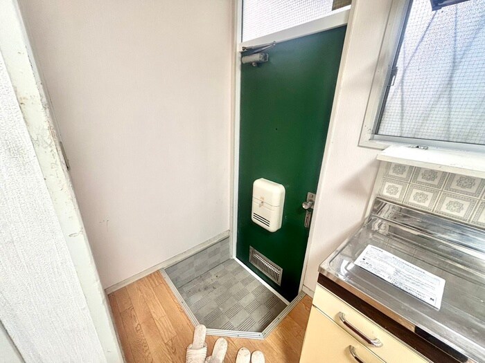 物件内観写真12　(玄関)