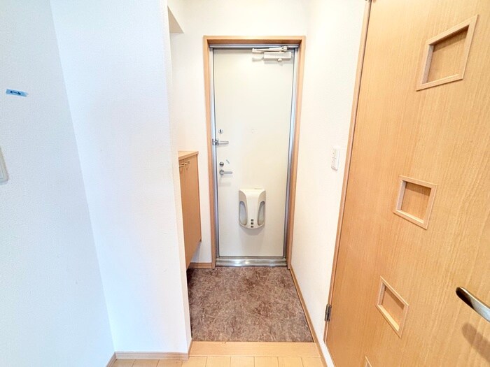 物件内観写真15　(玄関)