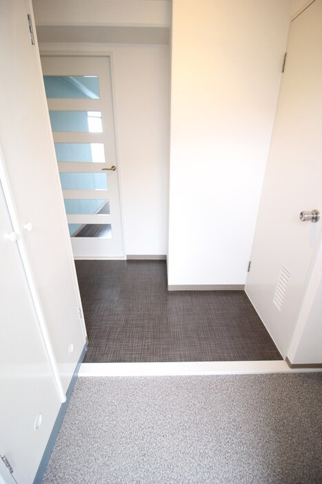 物件内観写真7　(玄関)