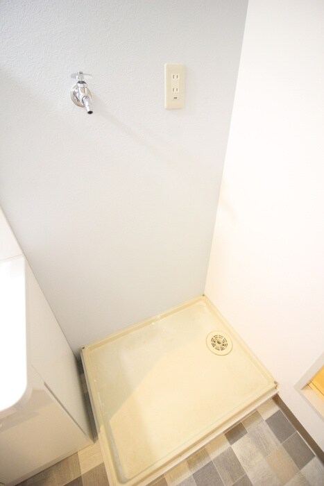 物件内観写真11　(洗濯機置場)