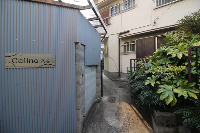 物件外観写真3　(エントランス部分)