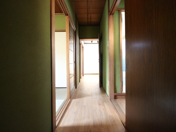 物件内観写真20　(廊下)