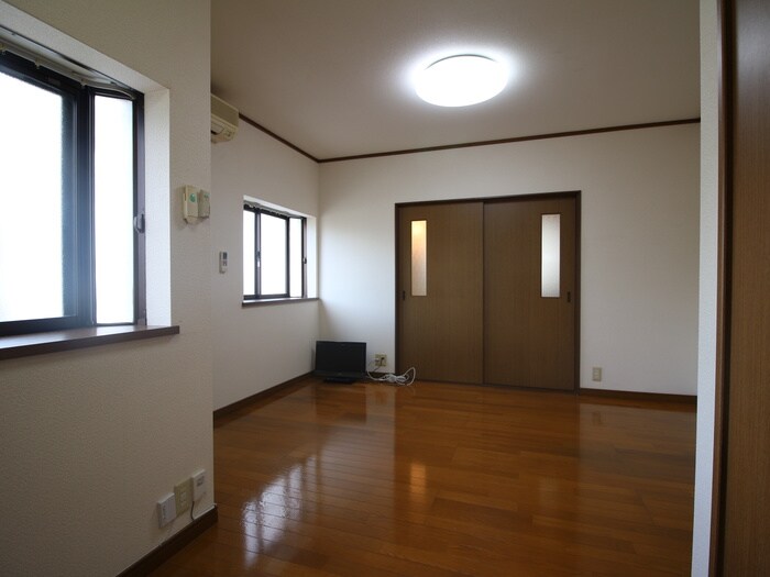 物件内観写真4　(居室)