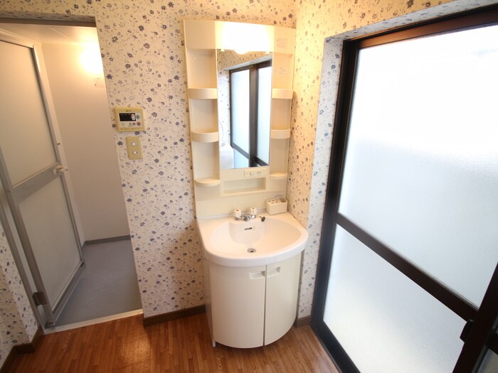 物件内観写真9　(洗面)