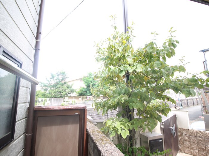 物件内観写真13　(室内からの展望)