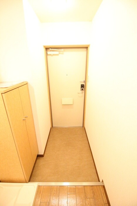 物件内観写真13　(玄関)